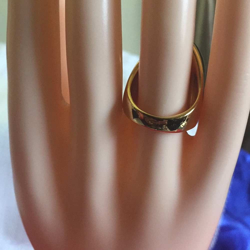 Ring - Picture 3 of 6